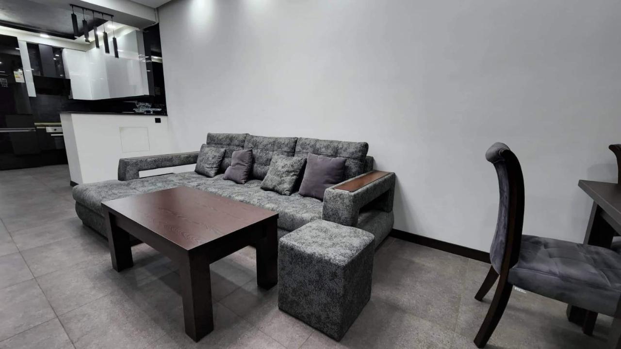 Luxuary 2Bedroom 2 Bathroom Apartment With Jacuzzi Ереван Экстерьер фото