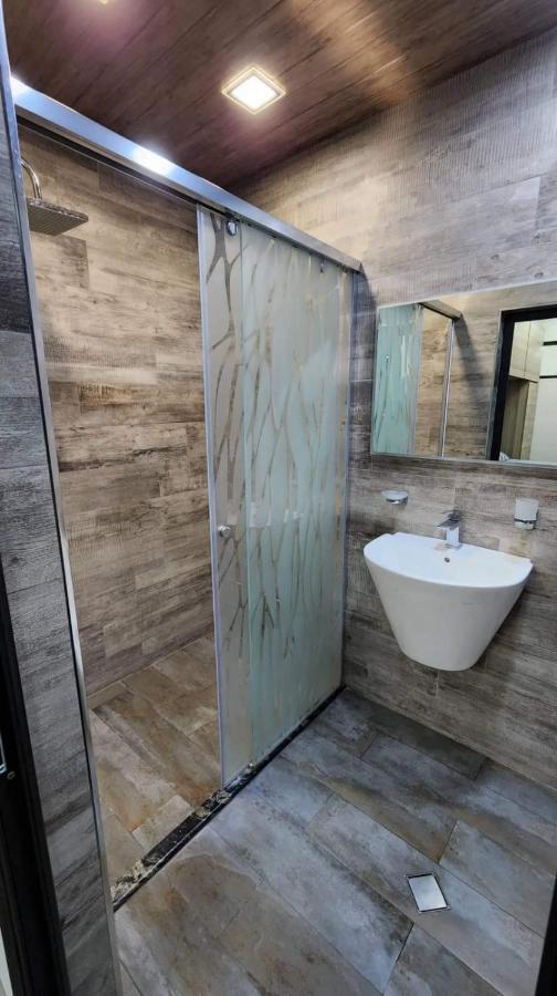 Luxuary 2Bedroom 2 Bathroom Apartment With Jacuzzi Ереван Экстерьер фото